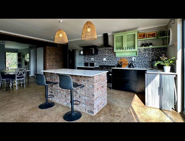 7 BEDROOM HOUSE FOR SALE IN HILTON CENTRAL